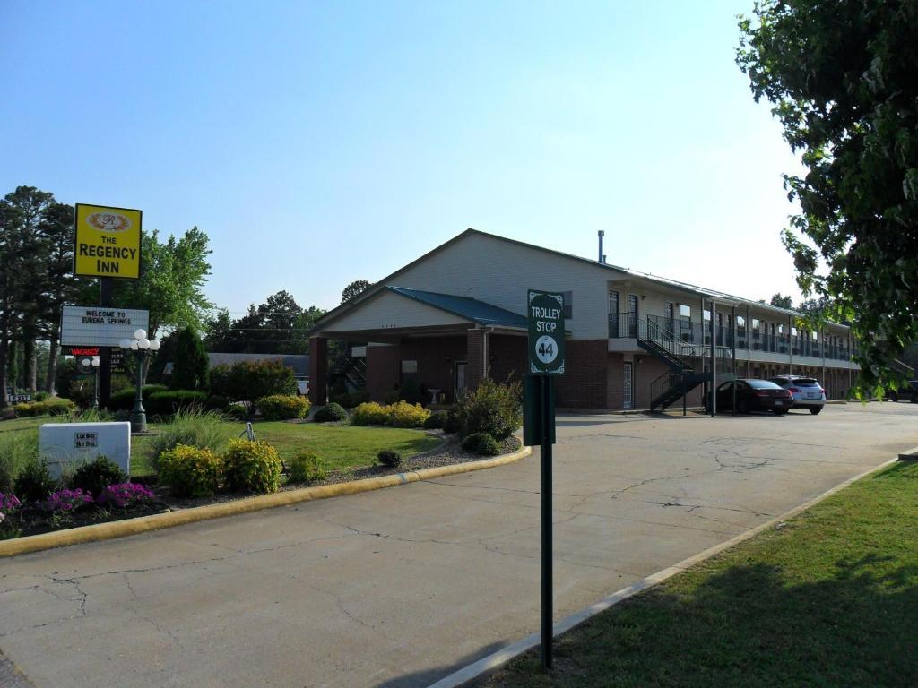 Regency Inn 尤里卡斯普林斯 外观 照片