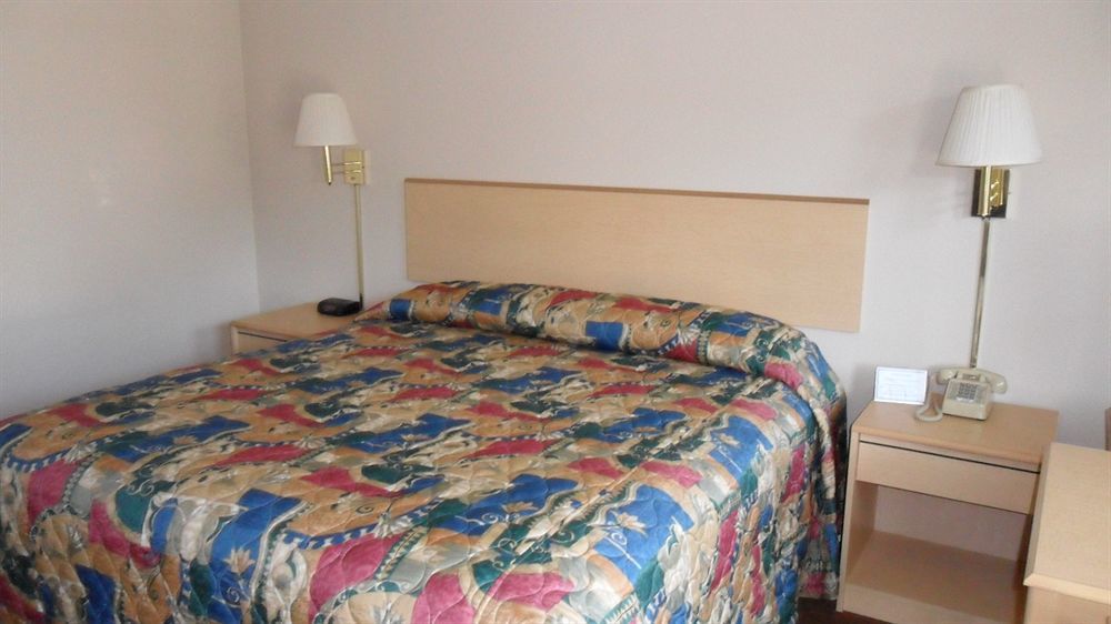 Regency Inn 尤里卡斯普林斯 外观 照片