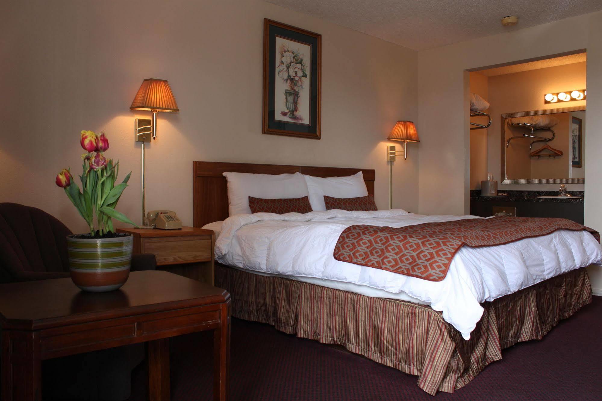 Regency Inn 尤里卡斯普林斯 外观 照片